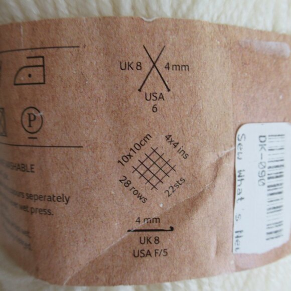 New VTG Hayfield Double Knitting with Wool Yarn, Lot of 2 skeins Green and Ivory - Picture 4 of 7